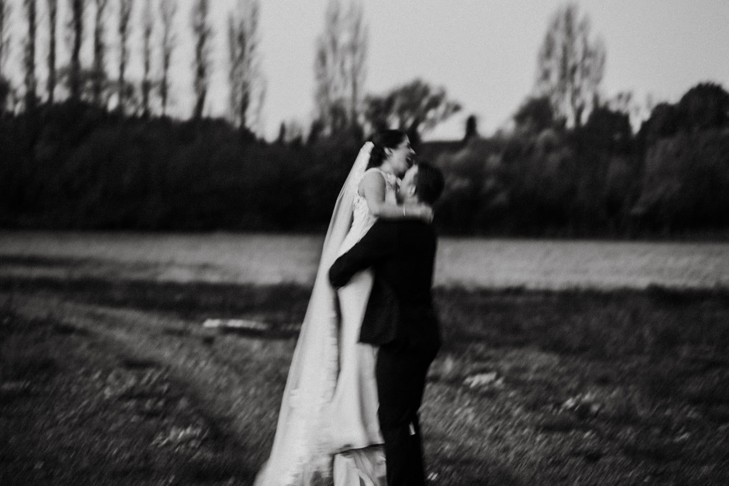Kirsty & Brendon - Black Barn River Rooms, Hawke's Bay, Wedding | www.meredithlord.com